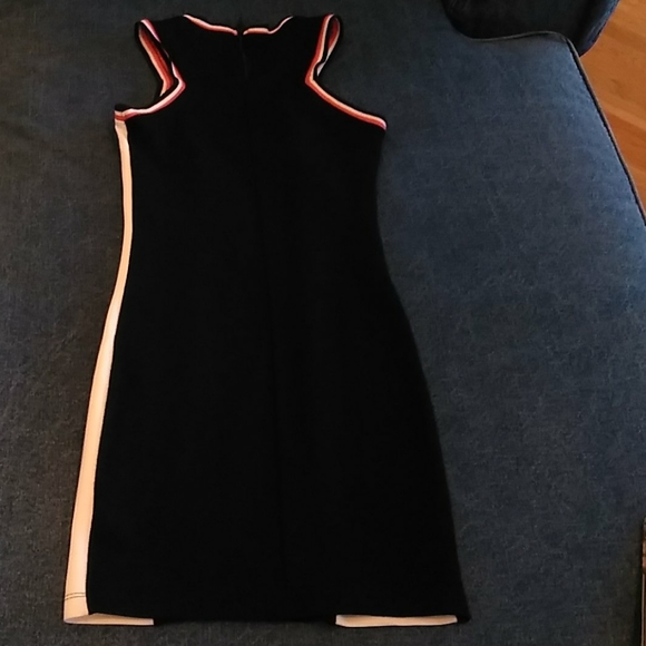 Womens dress Small. Fits like glove. Wash and wear - Picture 4 of 5